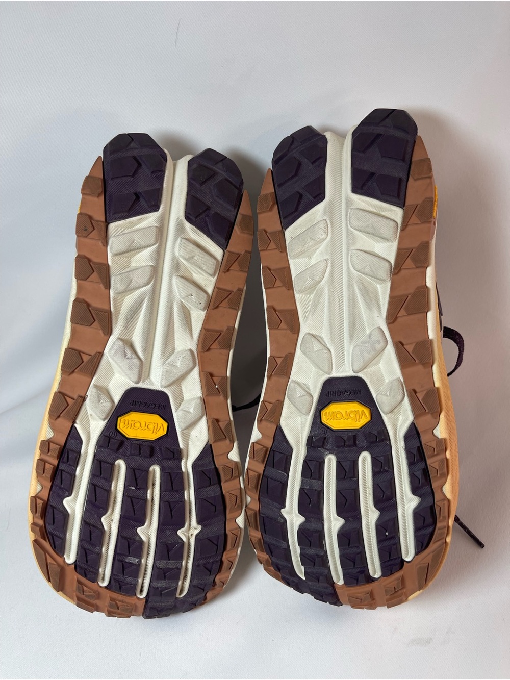 Altra Olympus 6 trail running shoe women’s 8.5 vibram soles - Picture 9 of 12